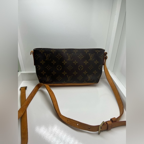 Louis Vuitton Bags Louis Vuitton Trotteur Crossbody Bag Poshmark